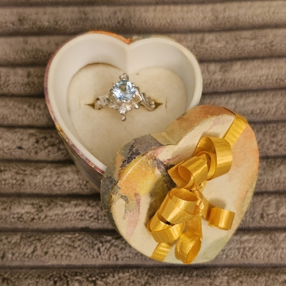 Sterling Silver Aquamarine Ring with 2 Diamond Chips - Picture 5 of 10